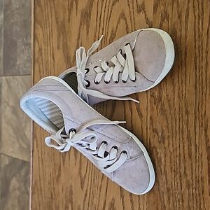 Taos Star Lilac Lace Up Low top Sneakers - women's size 10